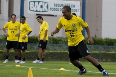 Rodrigo prev&ecirc; boa disputa interna no Gr&ecirc;mio
