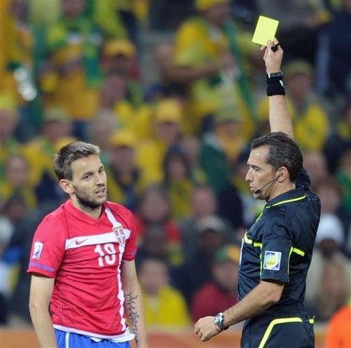 T&eacute;cnico da S&eacute;rvia critica &aacute;rbitro