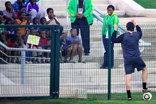Crian&ccedil;as sul-africanas s&atilde;o convidadas especiais de treino da Sele&ccedil;&atilde;o