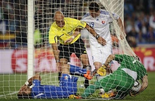 Webb, da Inglaterra, apita Brasil x Chile