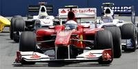 Alonso critica Hamilton e fala em corrida manipulada