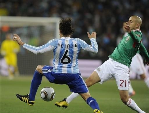 Argentina e M&eacute;xico jogam pelas oitavas