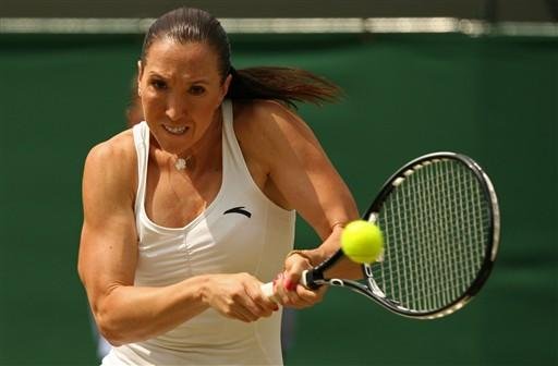 Jankovic foi eliminada de Wimbledon ap&oacute;s abandonar jogo