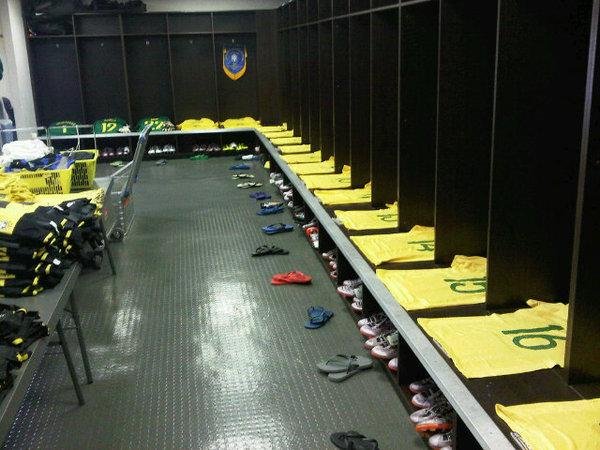 Vesti&aacute;rio &agrave; espera dos jogadores brasileiros