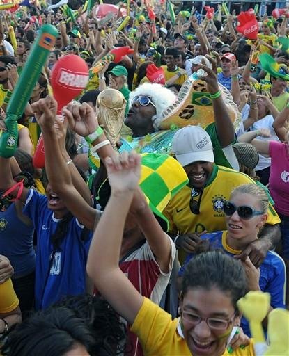 Torcedores comemoram o resultado no Rio de Janeiro
