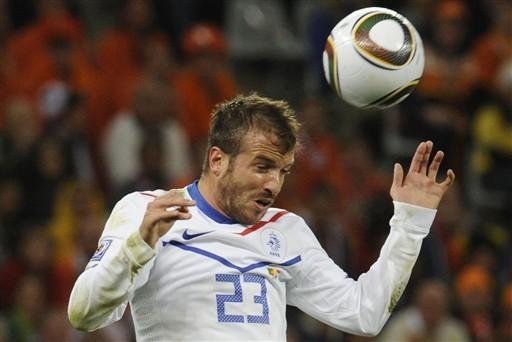 Van der Vaart volta a treinar normalmente