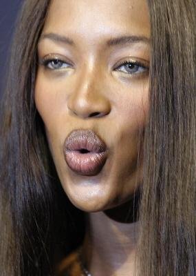 Naomi Campbell &eacute; intimada a depor em tribunal da ONU