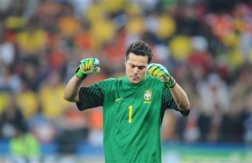 Julio C&eacute;sar diz que grupo brasileiro sai de cabe&ccedil;a erguida