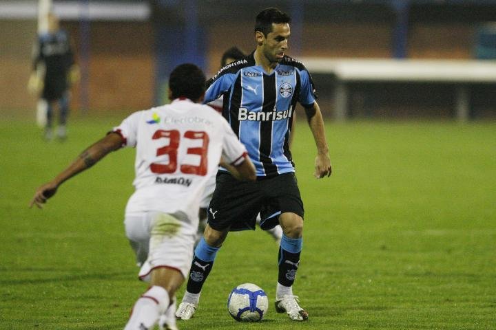 Jonas abriu o placar na Ressacada