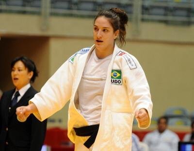 Ga&uacute;cha Mayra Aguiar compete neste domingo na R&uacute;ssia