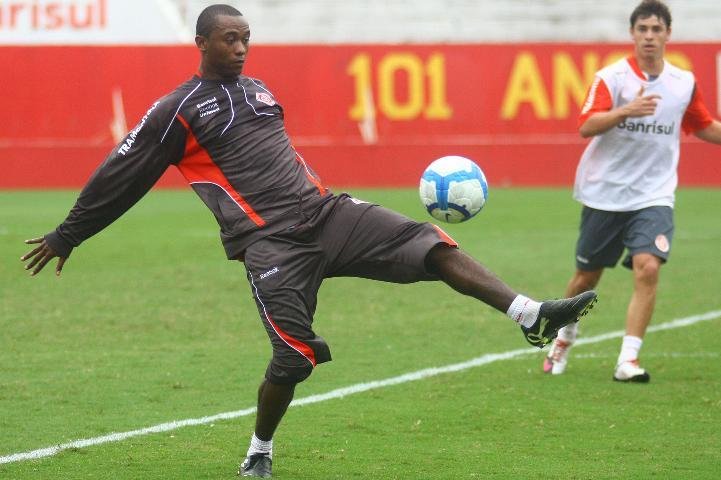 Kleber garante n&atilde;o tem propostas para sair do Inter