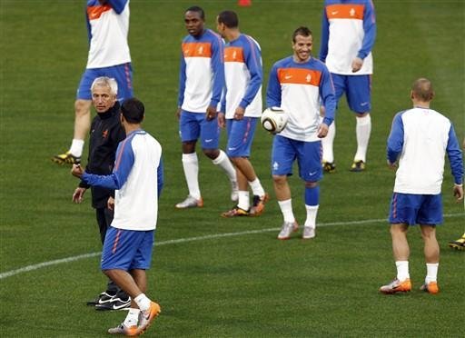 Delega&ccedil;&atilde;o da Holanda n&atilde;o tem hotel para se hospedar depois do jogo com o Uruguai