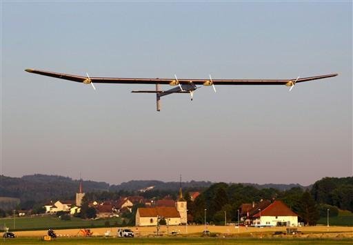 Avi&atilde;o solar inicia voo hist&oacute;rico na Su&iacute;&ccedil;a