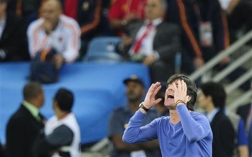 L&ouml;w admite superiodade espanhola 