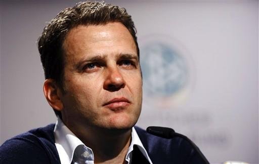 Bierhoff torce pela Espanha e M&uuml;ller fica em cima do muro