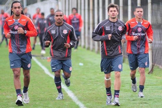 Everton, Leonardo, Sobis e Marquinhos correm neste s&aacute;bado