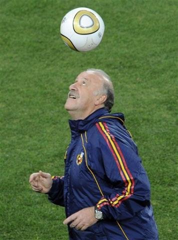 Del Bosque descarta marca&ccedil;&atilde;o especial em Sneijder