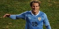 Forlán fica feliz com participação do Uruguai na Copa
