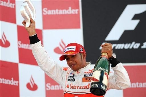 Hamilton enaltece torcida e fim de semana "fenomenal"