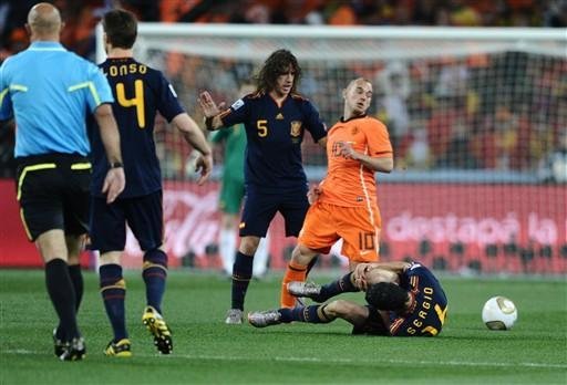 Espanha e Holanda disputam final da Copa