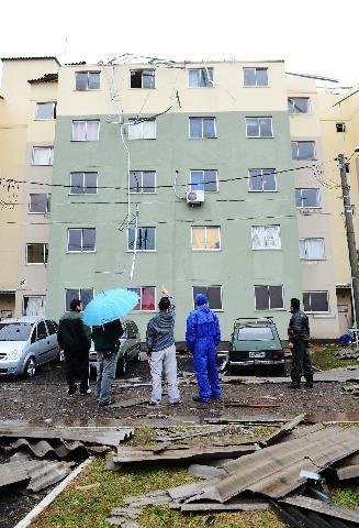 Mais de 100 casas foram danificadas em raz&atilde;o da chuva desta segunda 
