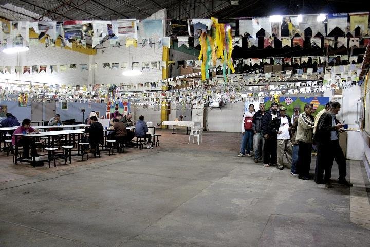 Chegada do frio aumenta procura por albergue na Capital