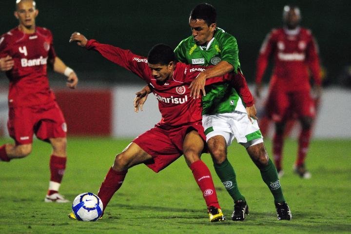 Movimenta&ccedil;&atilde;o de Taison animou Hiltor Mombach