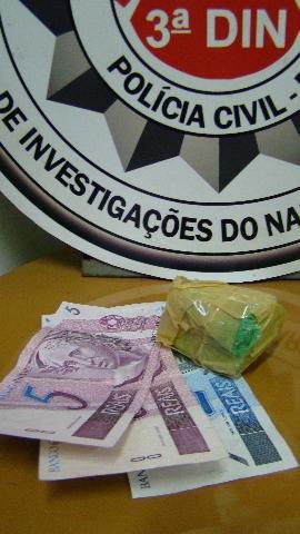 Denarc prende mulher por tr&aacute;fico de drogas em Viam&atilde;o