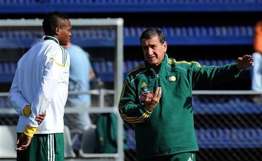 CBF chama Parreira para ser coordenador da sele&ccedil;&atilde;o