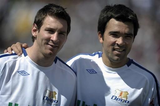 Amistoso beneficente de Deco re&uacute;ne Messi e Ronaldo