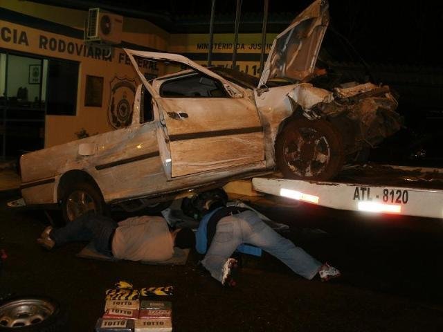 	 PRF apreende coca&iacute;na em fundo falso de carro na BR-386