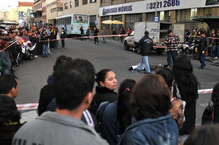 	 Jovem morre atropelado no Centro de Porto Alegre