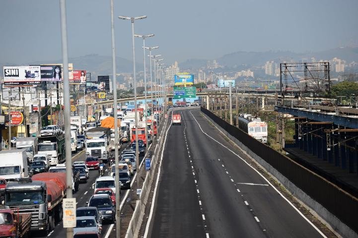 Para fugir da lentid&atilde;o, motoristas podem desviar por ruas da cidade de Canoas