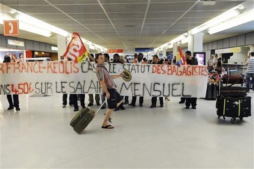 Greve nos aeroportos cancela voos na Fran&ccedil;a
