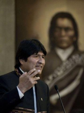Morales chama Uribe de lacaio do imperialismo
