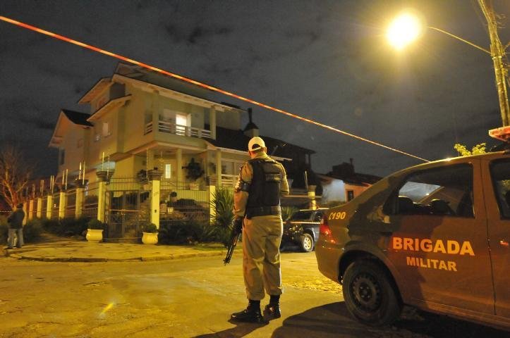 Assalto ocorreu em casa na zona Leste de Porto Alegre