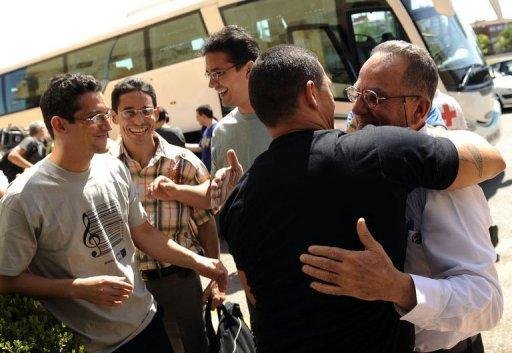 Outros cinco dissidentes cubanos libertados chegam &agrave; Espanha