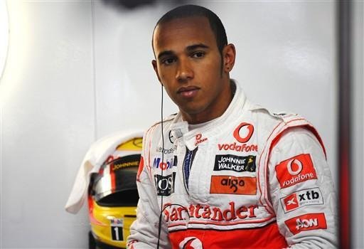 Hamilton lamenta acidente no treino, mas fica otimista