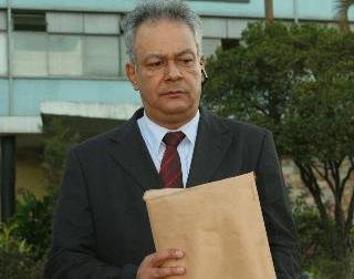 Delegado Edson Moreira afirma que sangue em s&iacute;tio de Bruno n&atilde;o &eacute; de Eliza