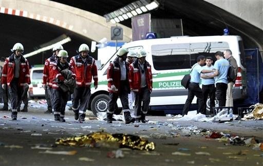 Sobe para 17 o n&uacute;mero de mortos em parada gay na Alemanha
