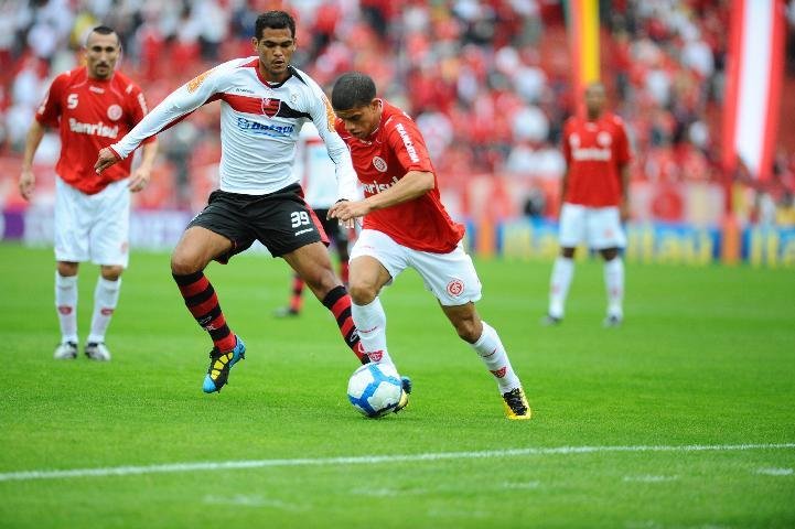 Inter enfrenta o Flamengo no Beira-Rio