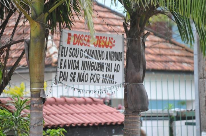 Como o homem &eacute; evang&eacute;lico, um pastor foi chamado para ajudar nas tratativas de rendi&ccedil;&atilde;o