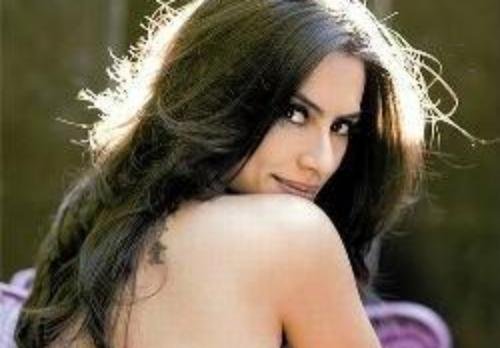 Cleo Pires pediu pouco Photoshop para a Playboy