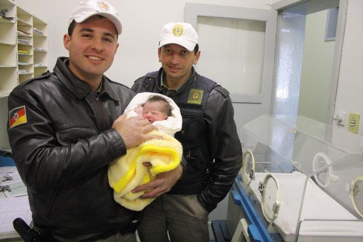Beb&ecirc; nasce em viatura da Brigada Militar em Livramento