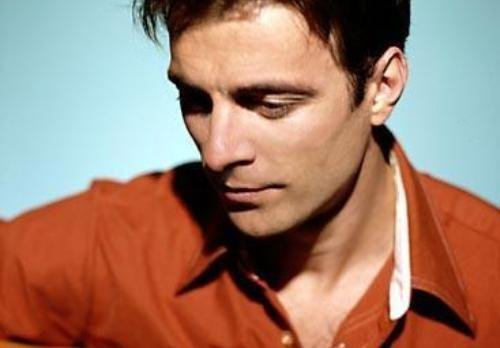 Kevin Johansen faz show nesta ter&ccedil;a no Teatro do CIEE