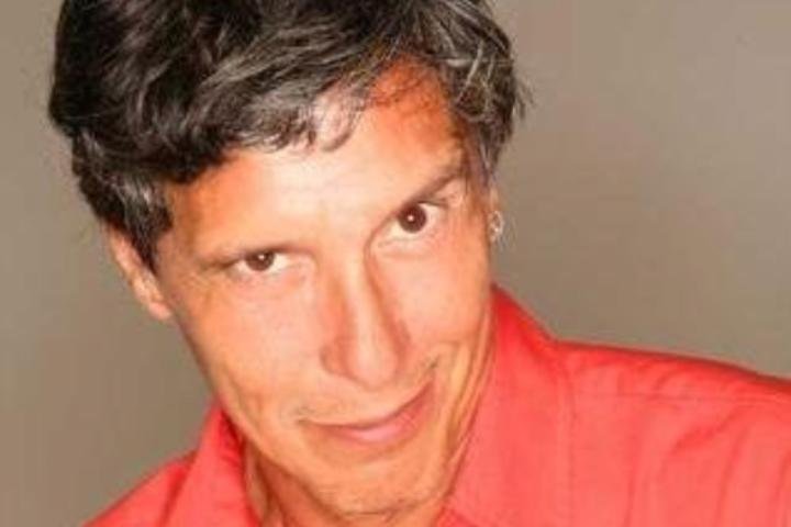 Bebeto Alves lan&ccedil;a tr&ecirc;s novos discos simultaneamente 
