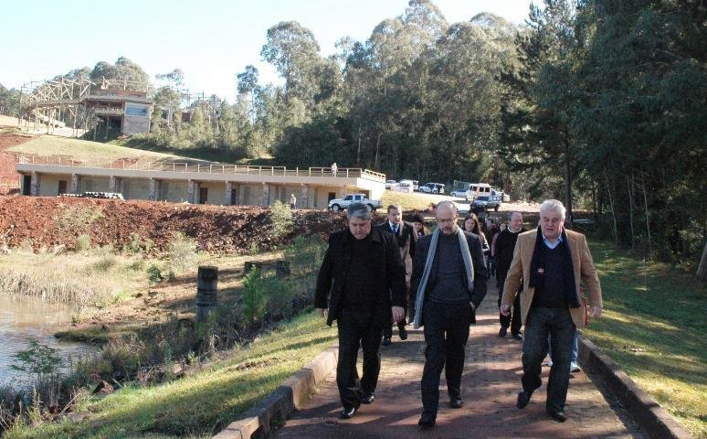 Em Gramado, Barreto conheceu o Parque dos Pinheiros acompanhado por autoridades locais