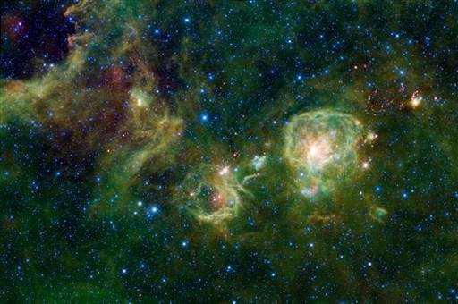 Nasa capta novas estrelas dentro de nuvens