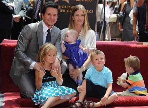 Mark, sua esposa, Rhea Durham, e os filhos Ella, Grace e Michael