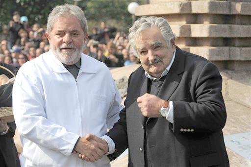 Presidentes Lula e Mujica assinam acordos de coopera&ccedil;&atilde;o na fronteira